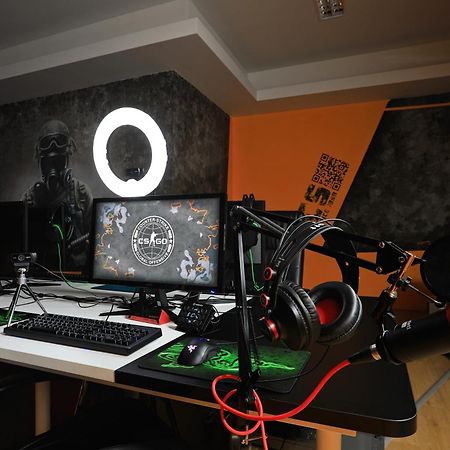Gamers Paradise Hotel Chalong Esterno foto